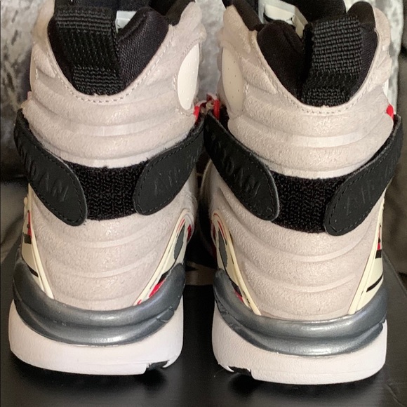 Jordan 8 “Bugs Bunny” GS Size 6 305368-103… - Picture 6 of 12